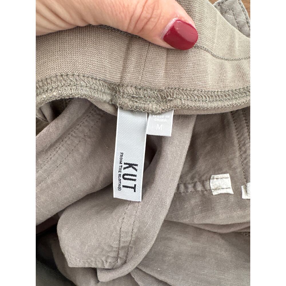 KUT from the Kloth Mirabella Crop Joggers in Olive, Size M, Like New Condition - Picture 4 of 6
